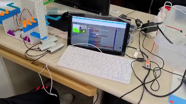 'A.I. 실습 (스마트펫하우스)' 썸네일이미지