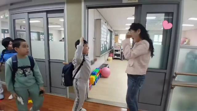 '2025 언어문화개선 고운 말 좋은 글 행복한 맘(말글맘) 사제동행 쇼츠 최우수상' 썸네일이미지