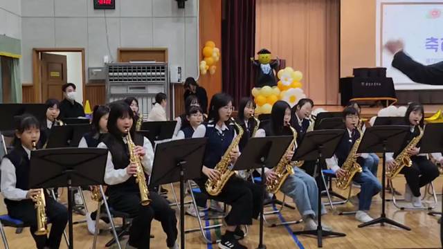 '2024학년도 색소폰앙상블 졸업식 축하공연' 썸네일이미지
